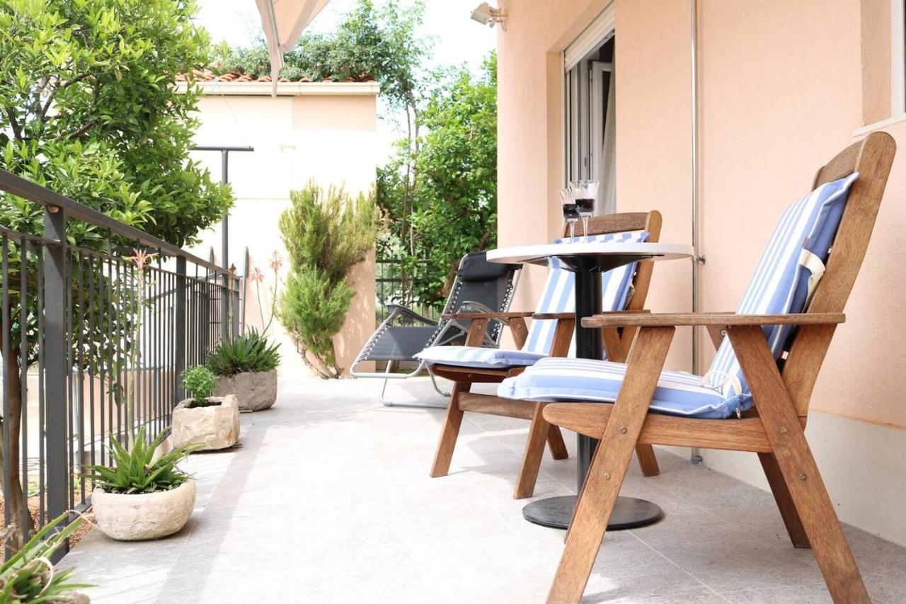 Apartments Ela Trogir Exterior photo
